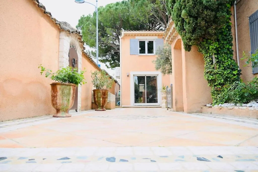 Maison D'Architecte * 2 Piscines * Saint-Saturnin-les-Avignon France