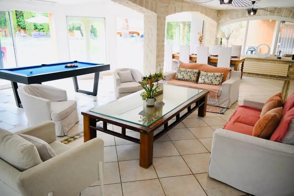 Maison D'Architecte * 2 Piscines * Saint-Saturnin-les-Avignon 0*,  France